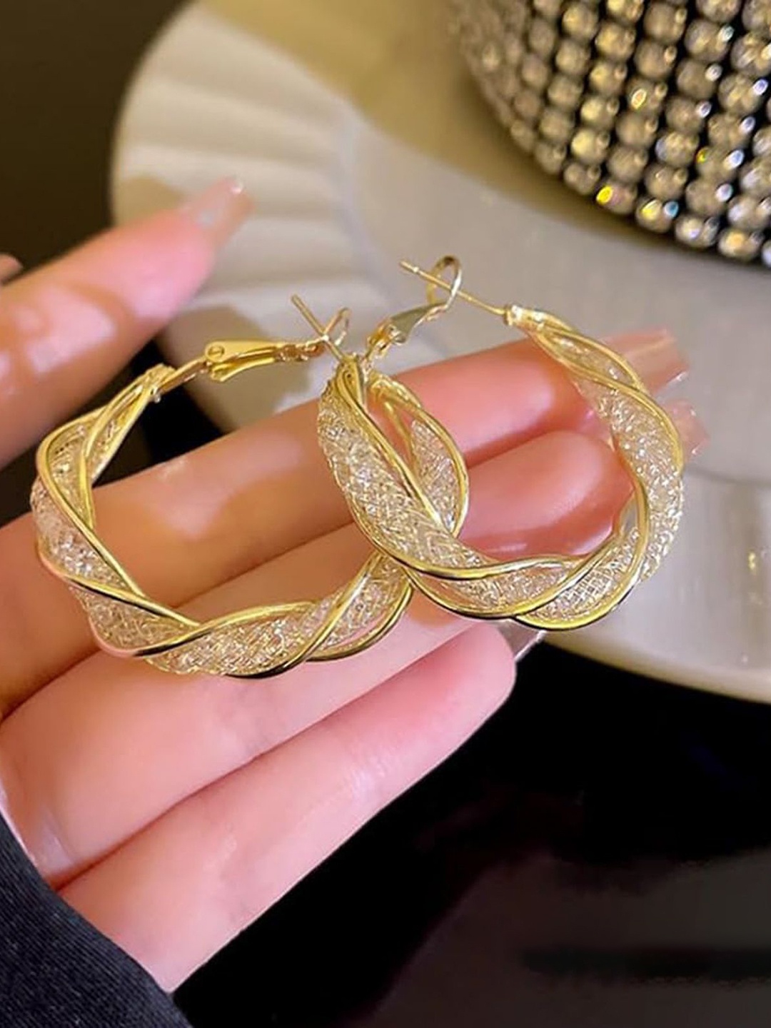 

PolluxCraft Gold-Plated Contemporary Shaped Korean Hoop Earrings