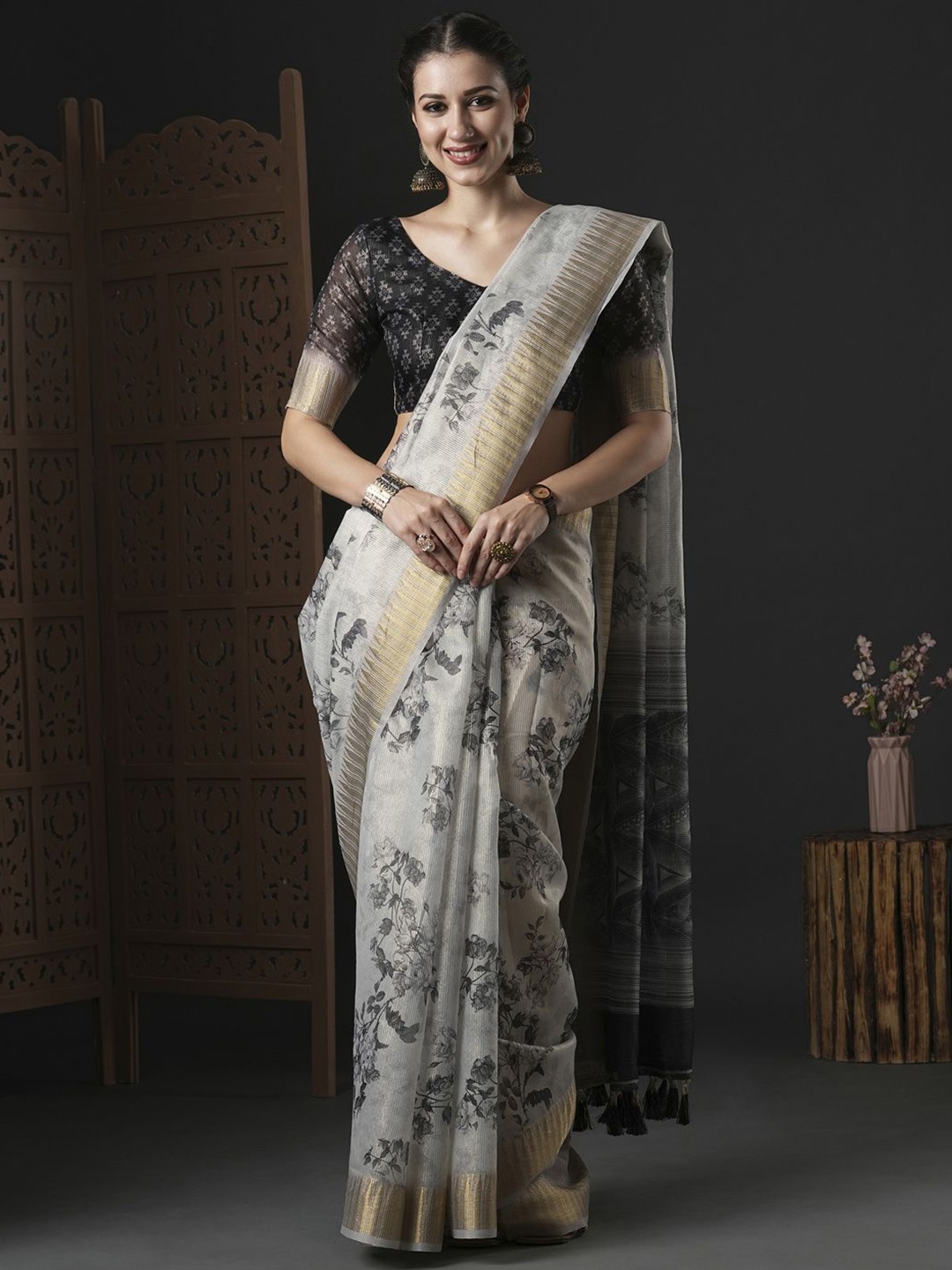 

Mitera Floral Zari Organza Sungudi Saree, Grey