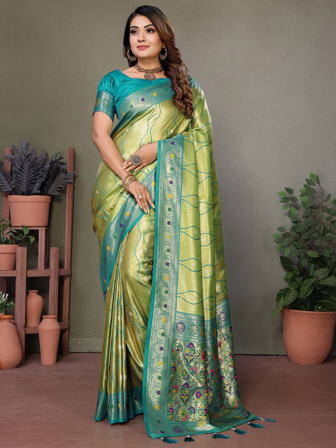 

DIVASTRI Woven Design Zari Silk Blend Designer Banarasi Saree, Green