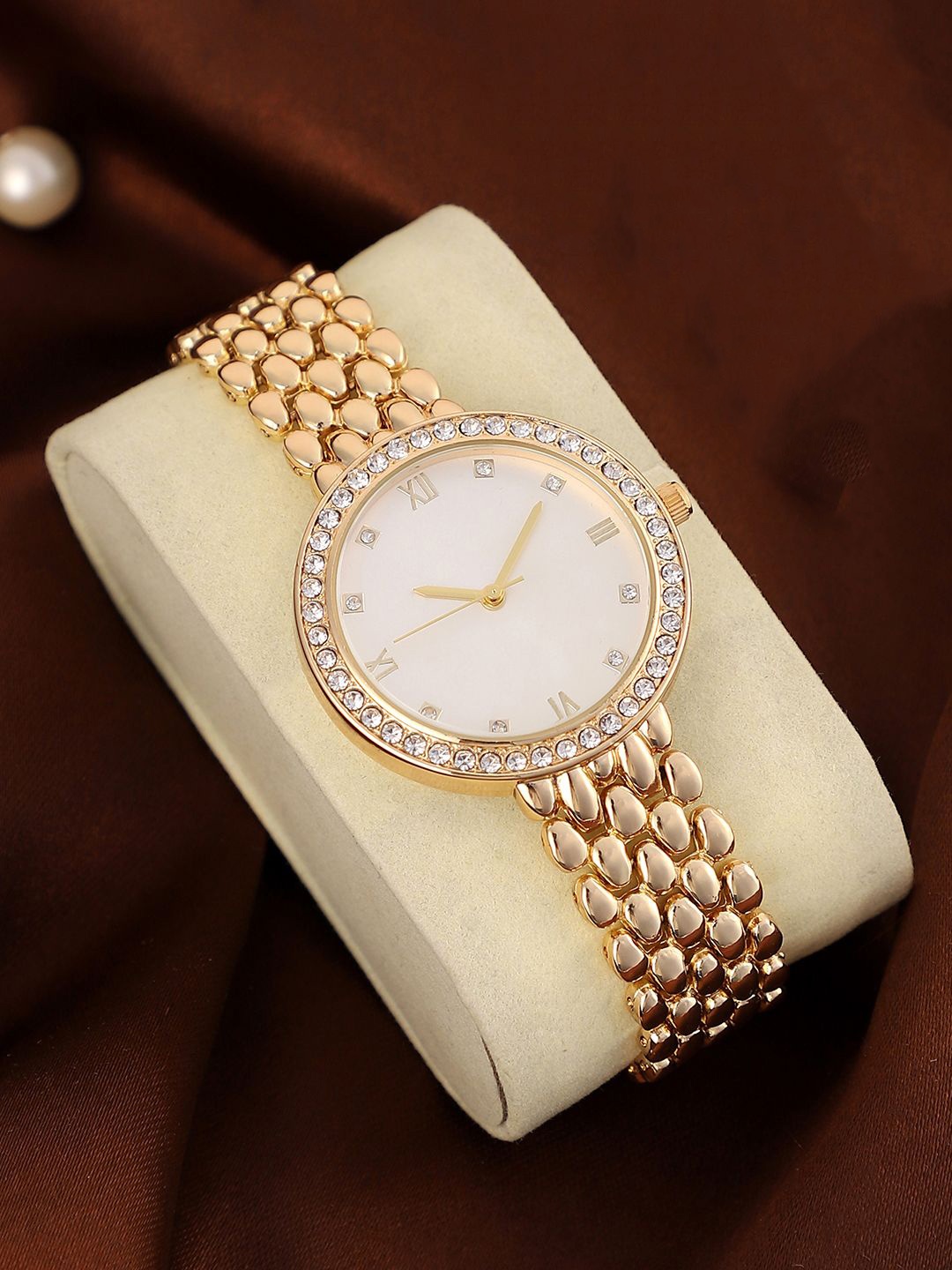 

HAUTE SAUCE by Campus Sutra Women's The Aphrodite Round Watch SS25_HSWC1410, Gold