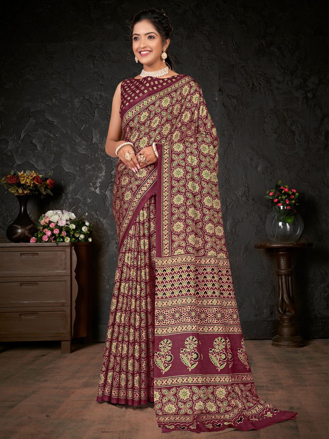 

Mitera Ajrak Block Block Print Saree, Burgundy