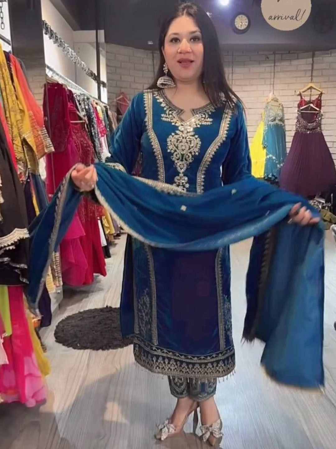 

ZIBLON Ethnic Motifs Embroidered Velvet Thread Work Pakistani Style Kurta With Pyjamas, Blue