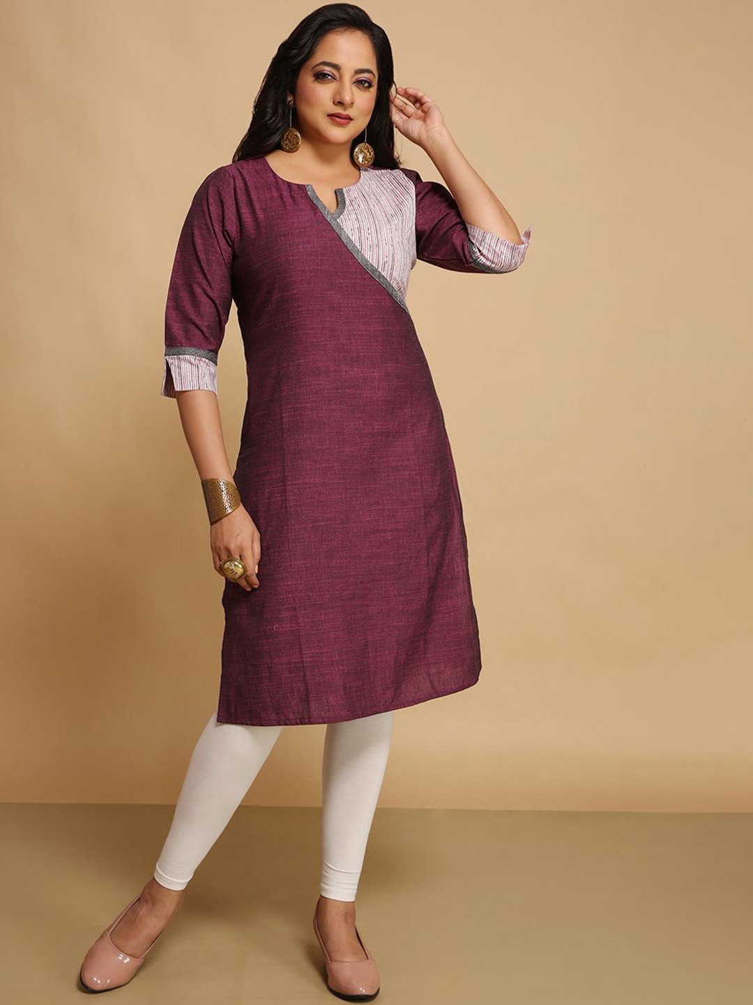 

WoodenTant Khadi Notch Neck Straight Kurta, Magenta