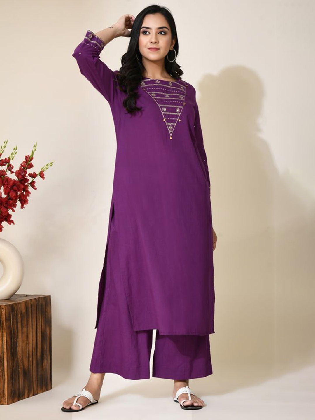 

SEEDS OF FUSION Embroidered Round Neck Pure Cotton Straight Kurta, Purple