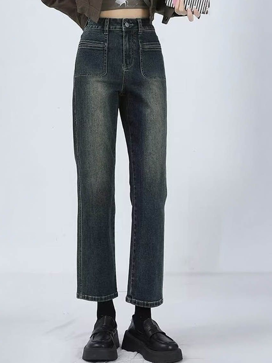 

StyleCast Women Low Distress Light Fade Jeans, Grey