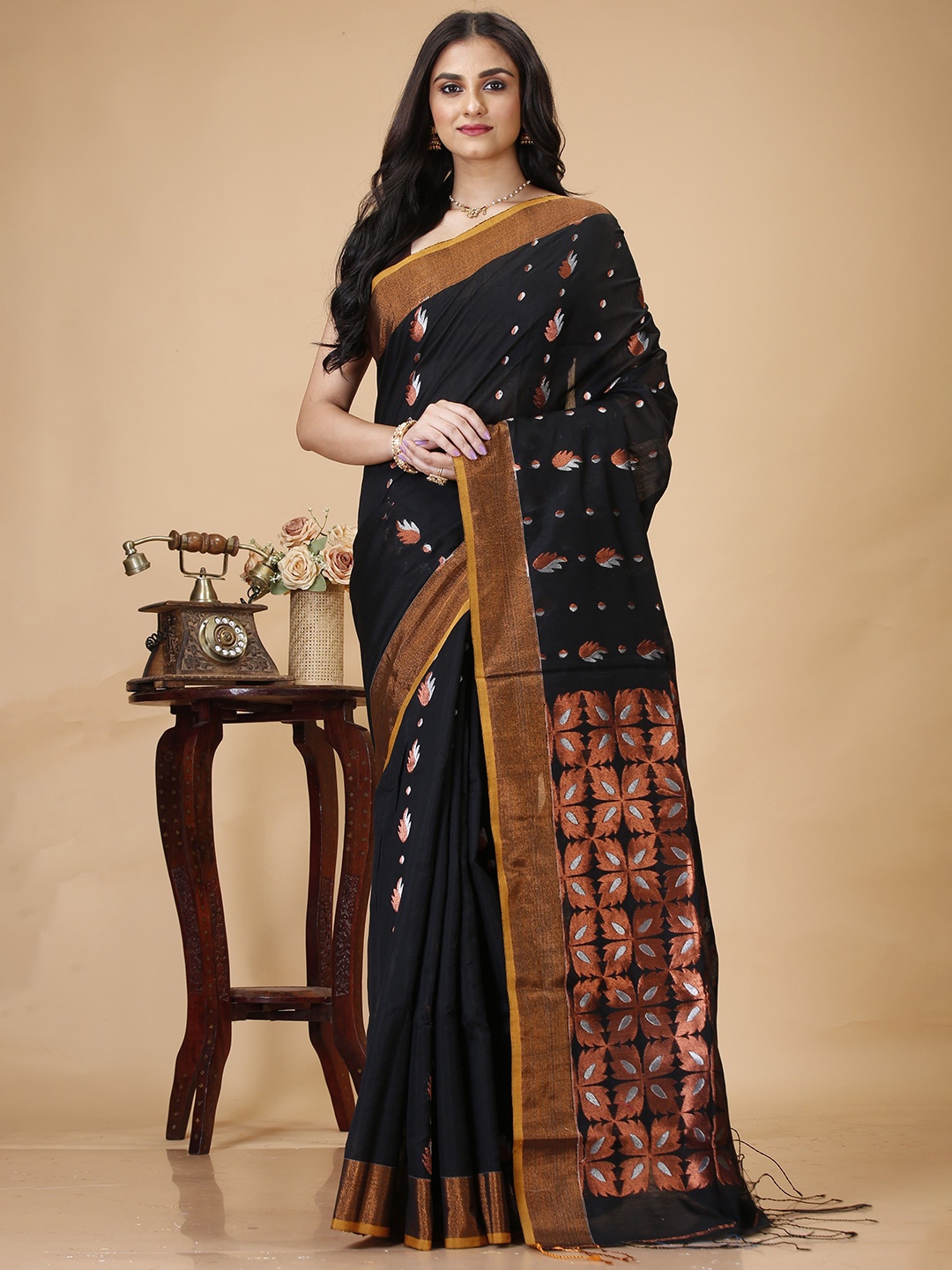 

SLAGHA Ethnic Motifs Zari Silk Cotton Taant Saree, Black