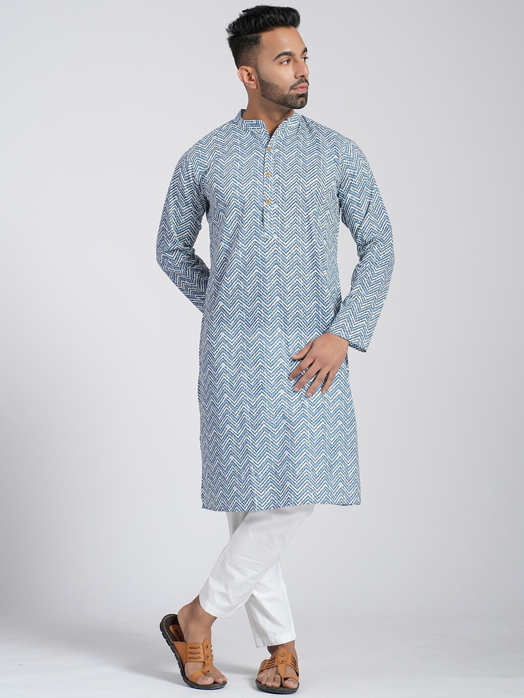

Cotton Curio Men Geometric Printed Thread Work Block Print Kurta, Blue