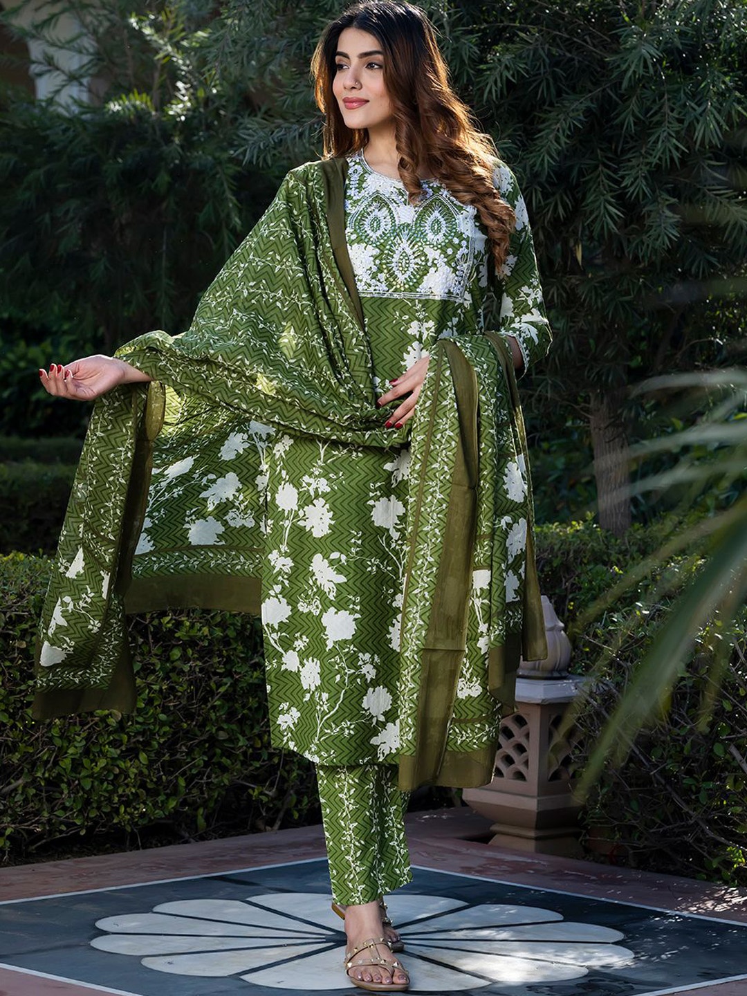 

KALINI Women Floral Printed Regular Pure Cotton Kurta with Trousers & With Dupatta, Green