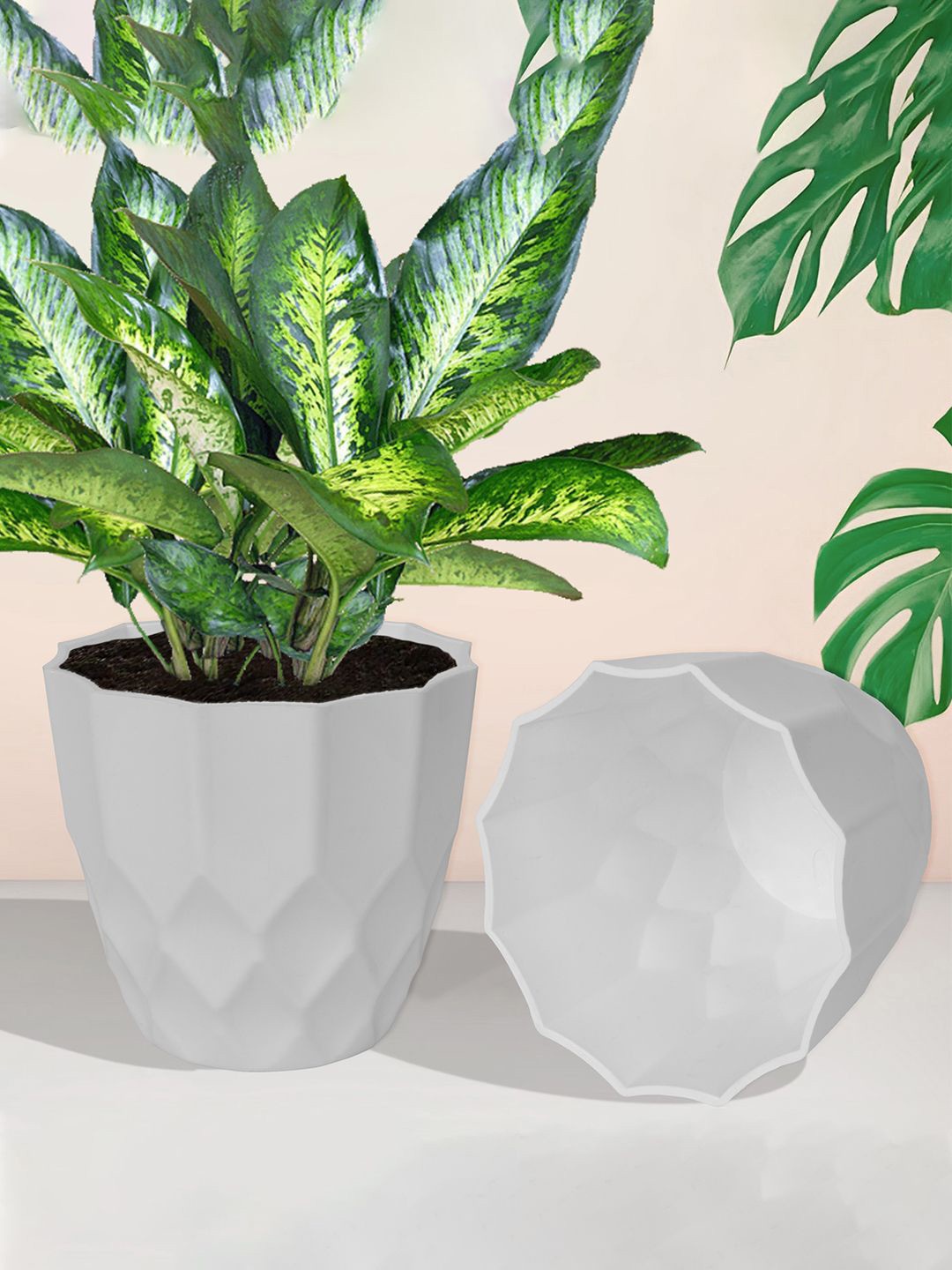 

Kuber Industries White Textured Planter