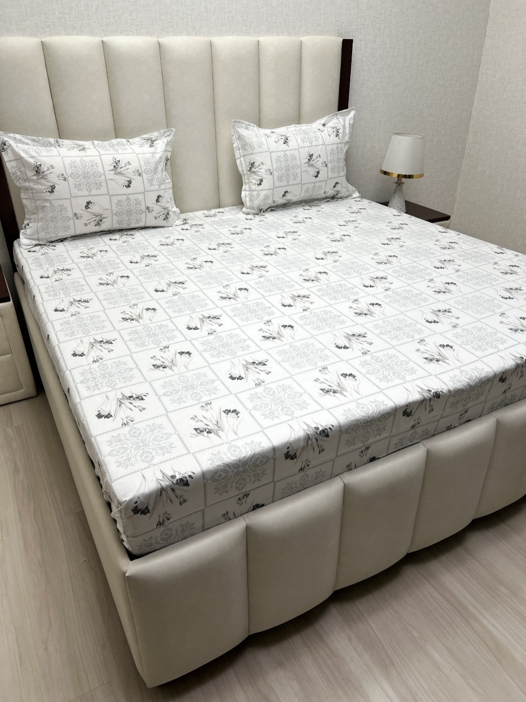 

Pure Decor Mansion White Printed Pure Cotton 240 TC King Bedsheet Set 2.74m X 2.74m