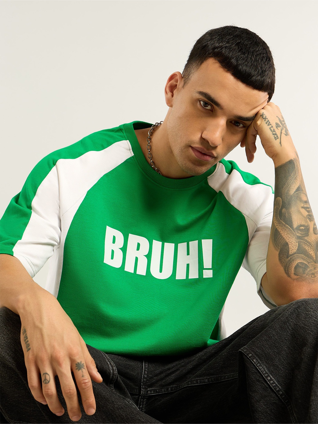 

Beyoung Men Printed Applique T-shirt, Green
