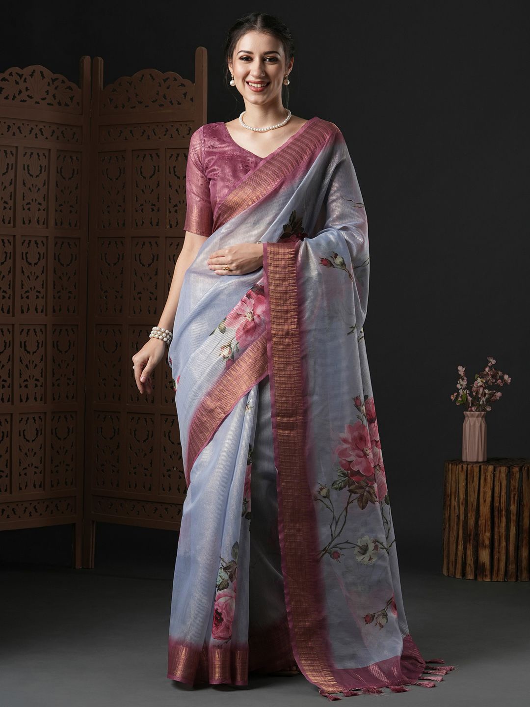 

Mitera Floral Zari Organza Sungudi Saree, Grey