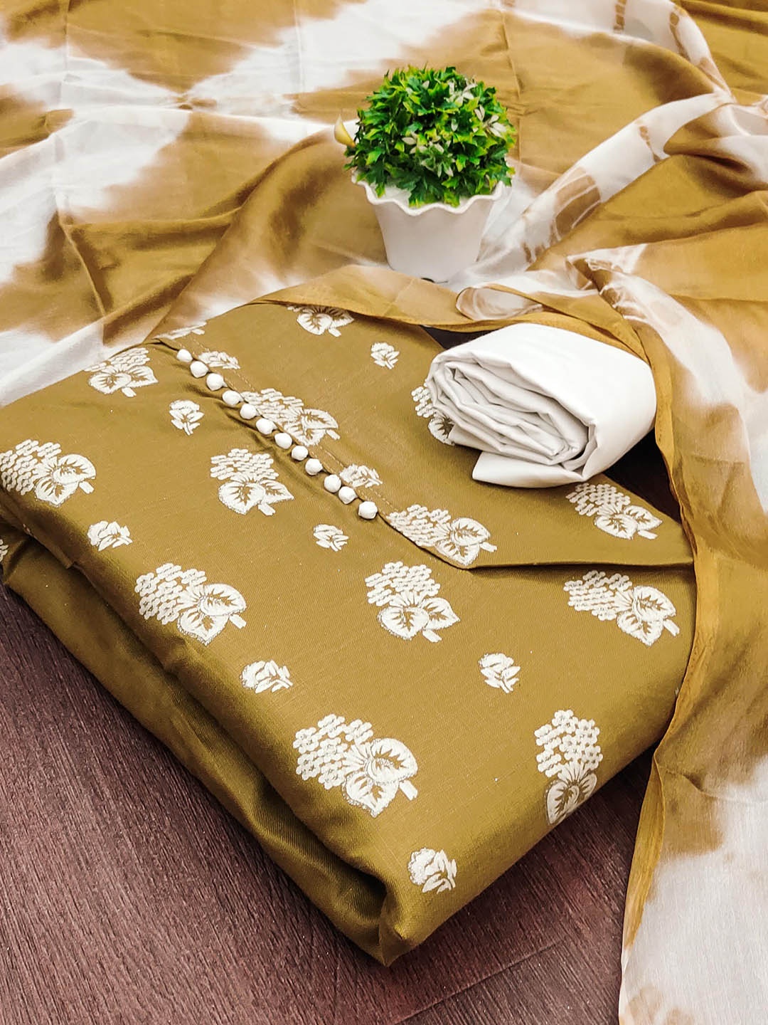 

SAINOOR Floral Printed Unstitched Dress Material, Olive