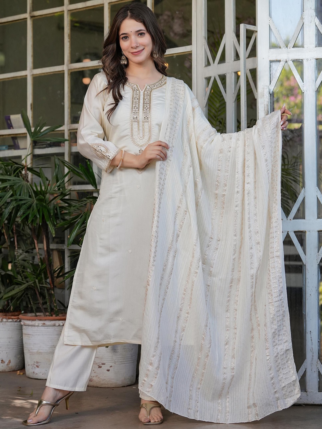 

THE52 Floral Embroidered Sequinned Chanderi Silk Straight Kurta With Trousers & Dupatta, White