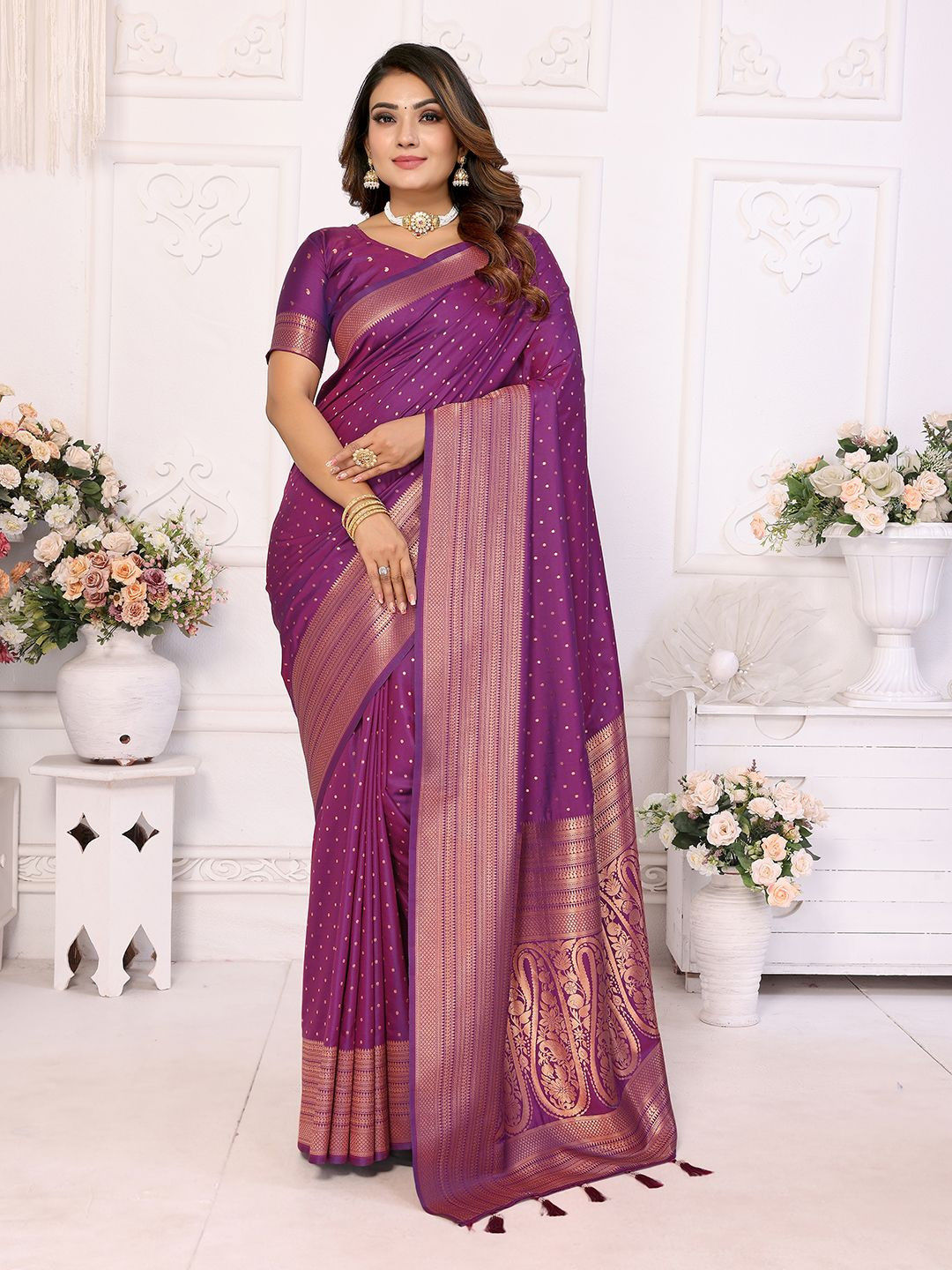 

DIVASTRI Ethnic Motifs Zari Silk Blend Banarasi Saree, Purple