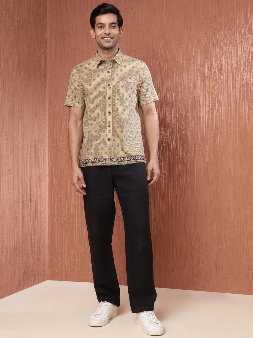 

Fabindia Men Opaque Printed Casual Shirt, Green