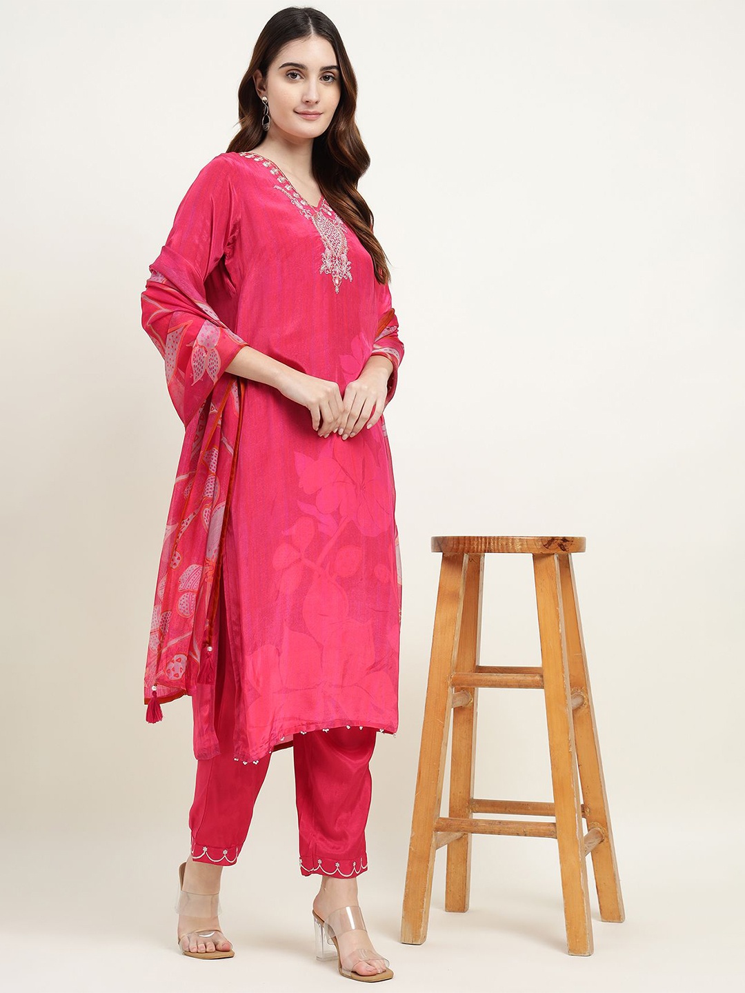 

ZARI Women Floral Printed Regular Thread Work Kurta with Trousers & With Dupatta, Pink