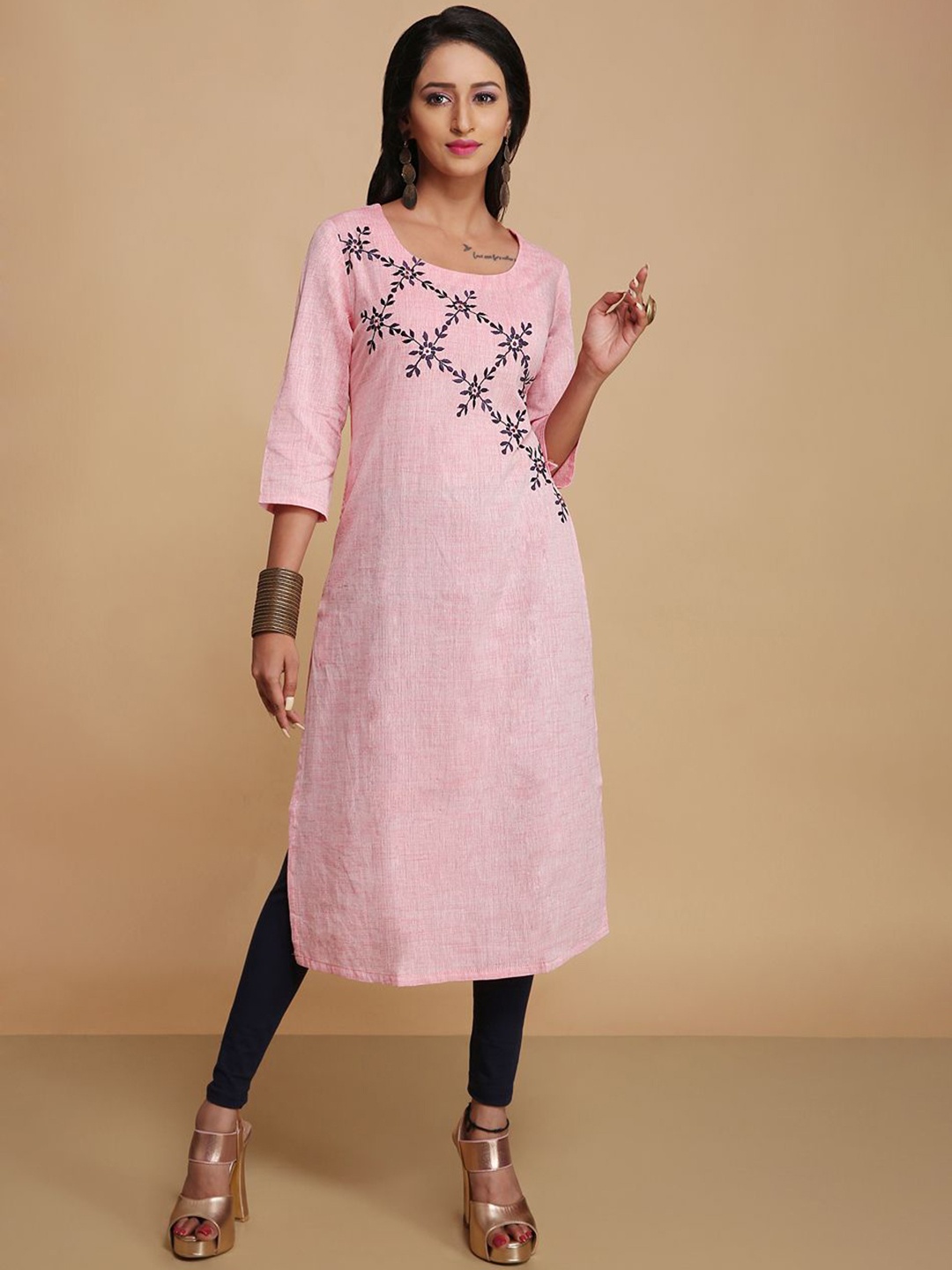 

WoodenTant Floral Embroidered Thread Work Khadi Straight Kurta, Pink