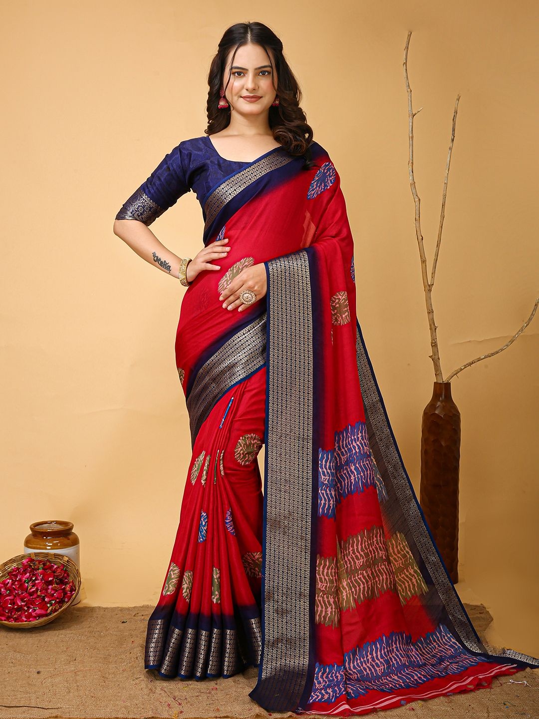 

DIVASTRI Zari Saree, Red