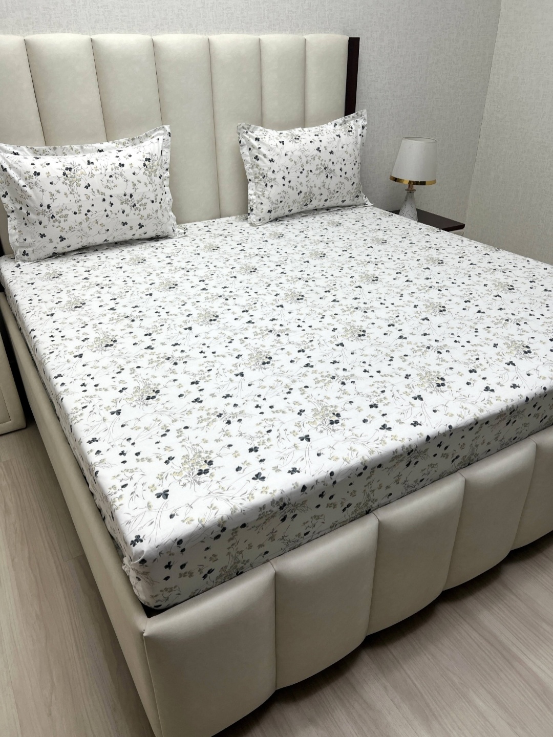 

Pure Decor White & Grey Floral King Bedsheet with 2 Pillow Covers