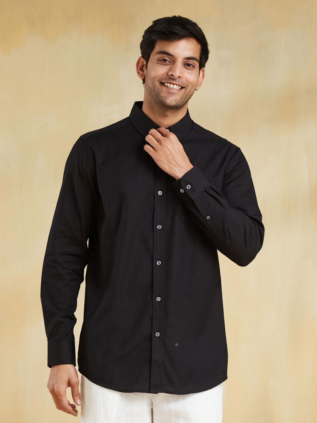 

Fabindia Men Opaque Casual Shirt, Black
