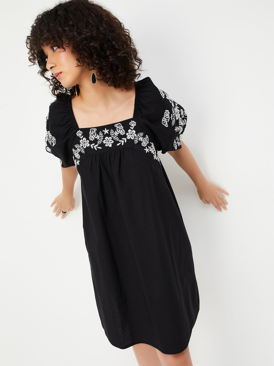 

max Puff Sleeve A-Line Dress, Black