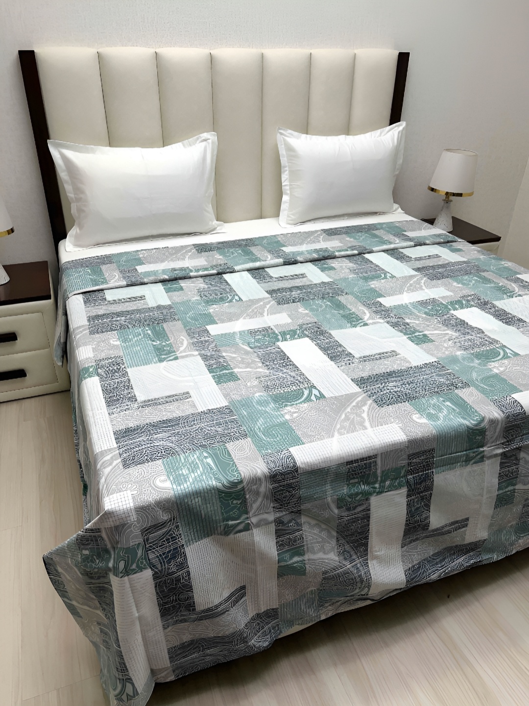 

Pure Decor Green & White Printed Pure Cotton Super King Duvet Cover