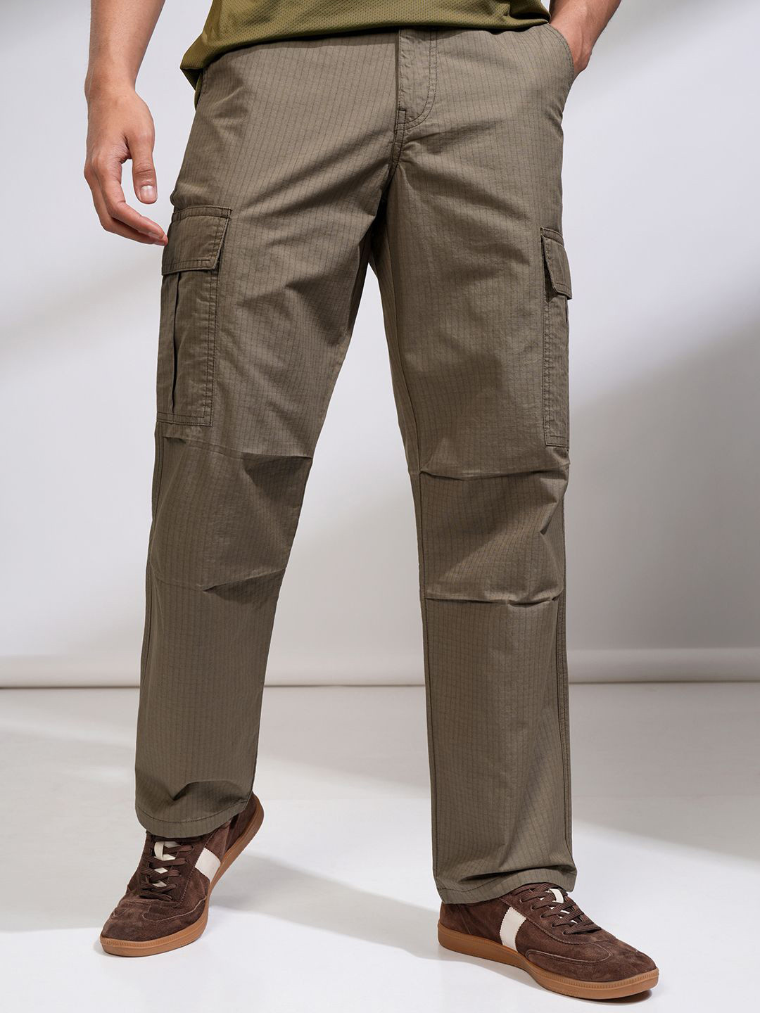 

HIGHLANDER Men Cotton Double Pocket Cargo Knee Pleat Trosuer, Grey