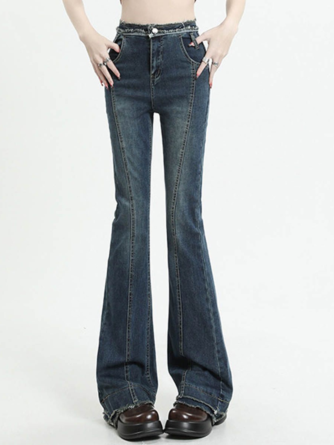 

StyleCast Women Low Distress Light Fade Jeans, Blue