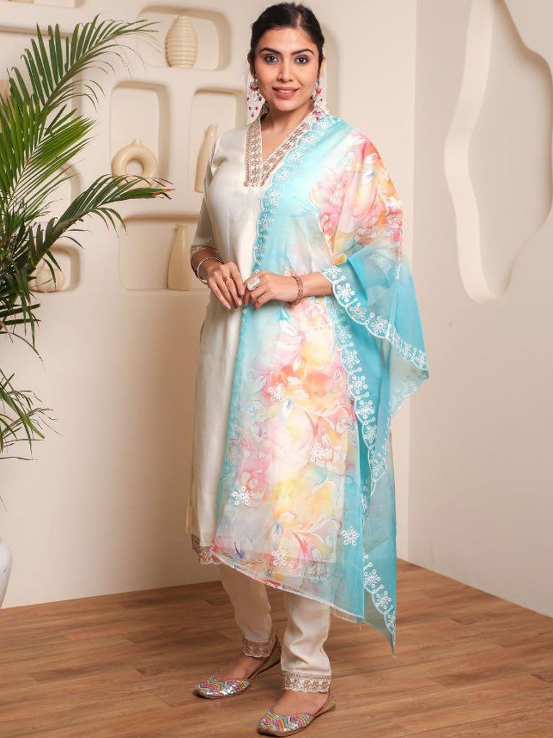 

NIZA FASHION Women Floral Embroidered Regular Chanderi Silk Kurta with Trousers & With Dupatta, White