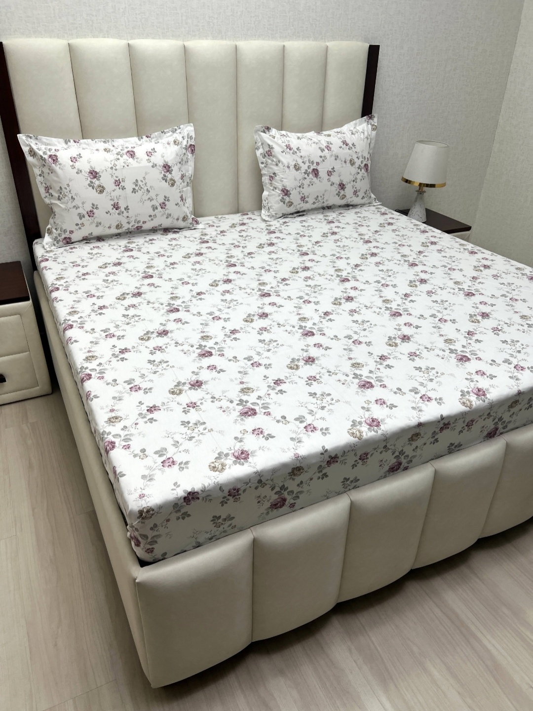 

Pure Decor White & Purple Floral 330 TC King Bedsheet with 2 Pillow Covers