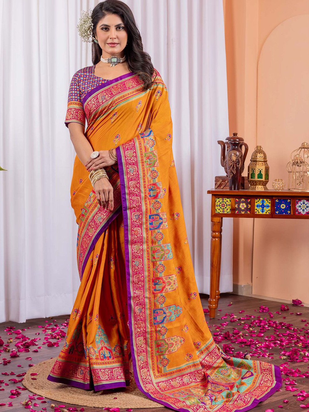 

Anouk Ethnic Motifs Silk Blend Saree, Yellow