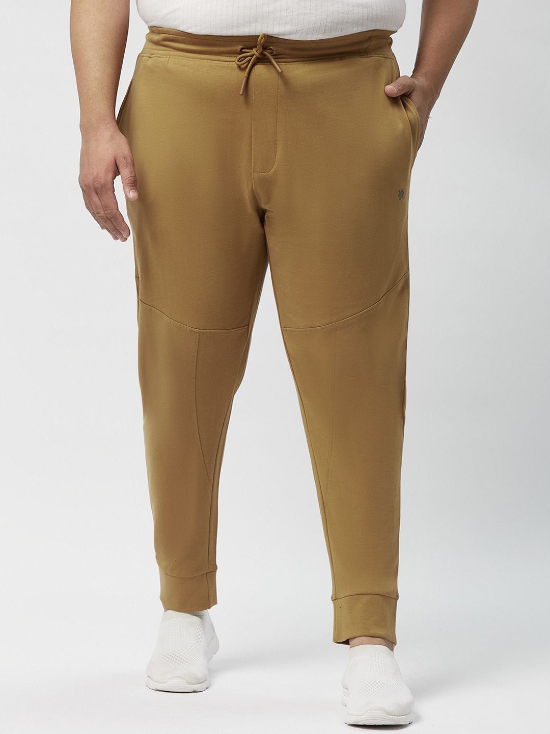 

Big Hello - The Plus Life Men Relaxed Joggers Trousers, Beige