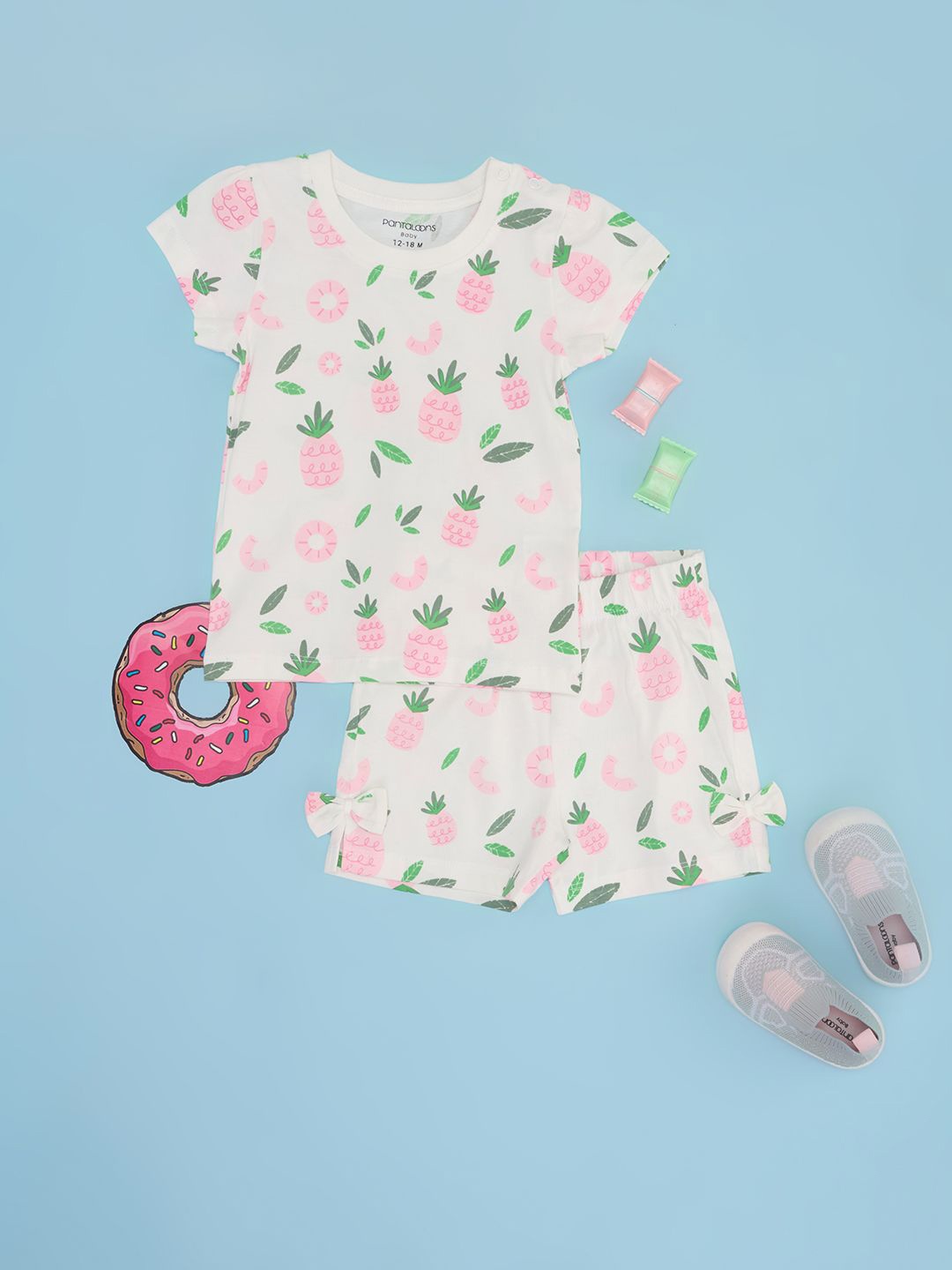 

Pantaloons Baby Girls Floral Printed Pure Cotton T-shirt With Shorts, White