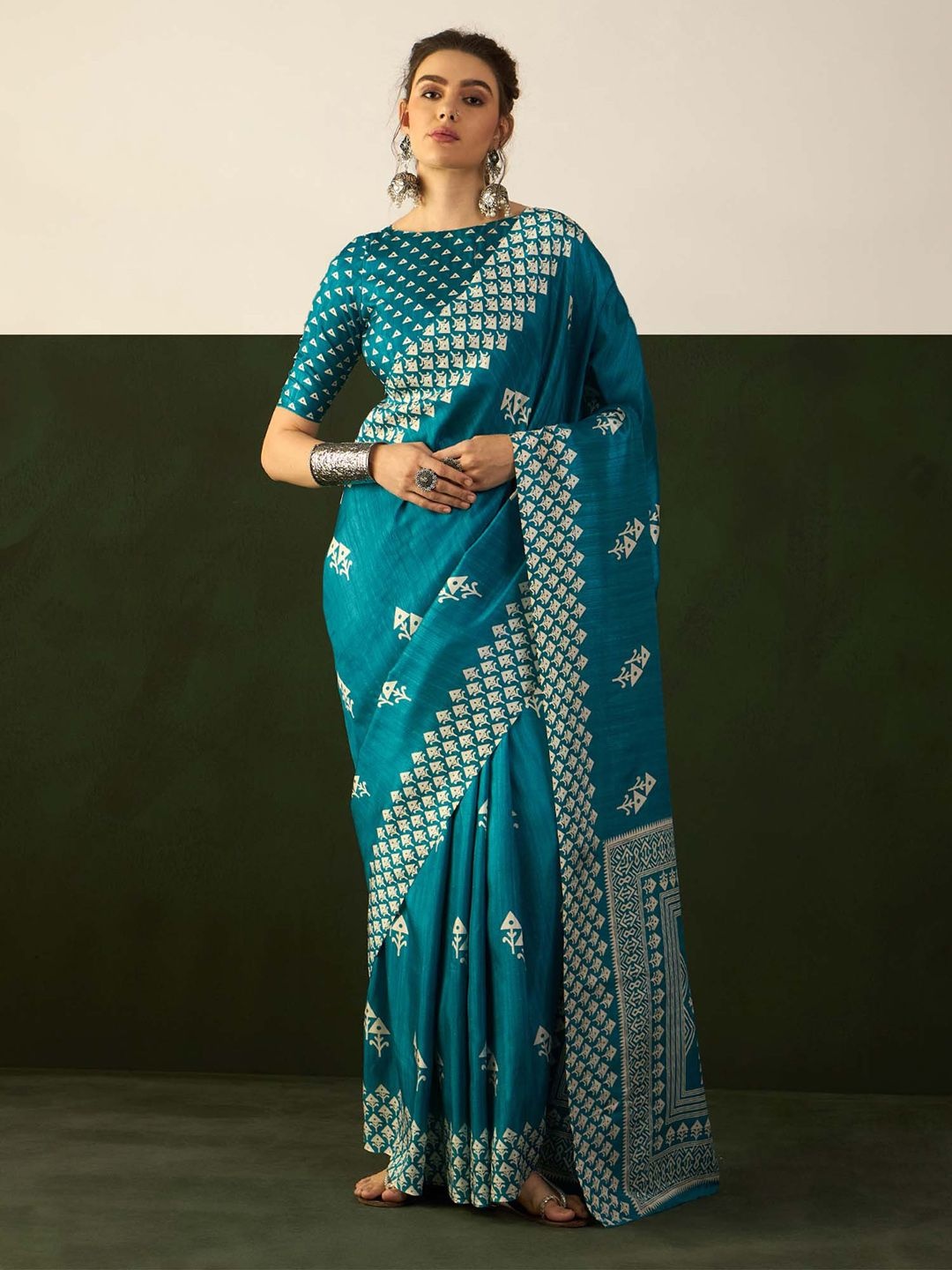 

Mitera Ethnic Motifs Block Print Saree, Blue
