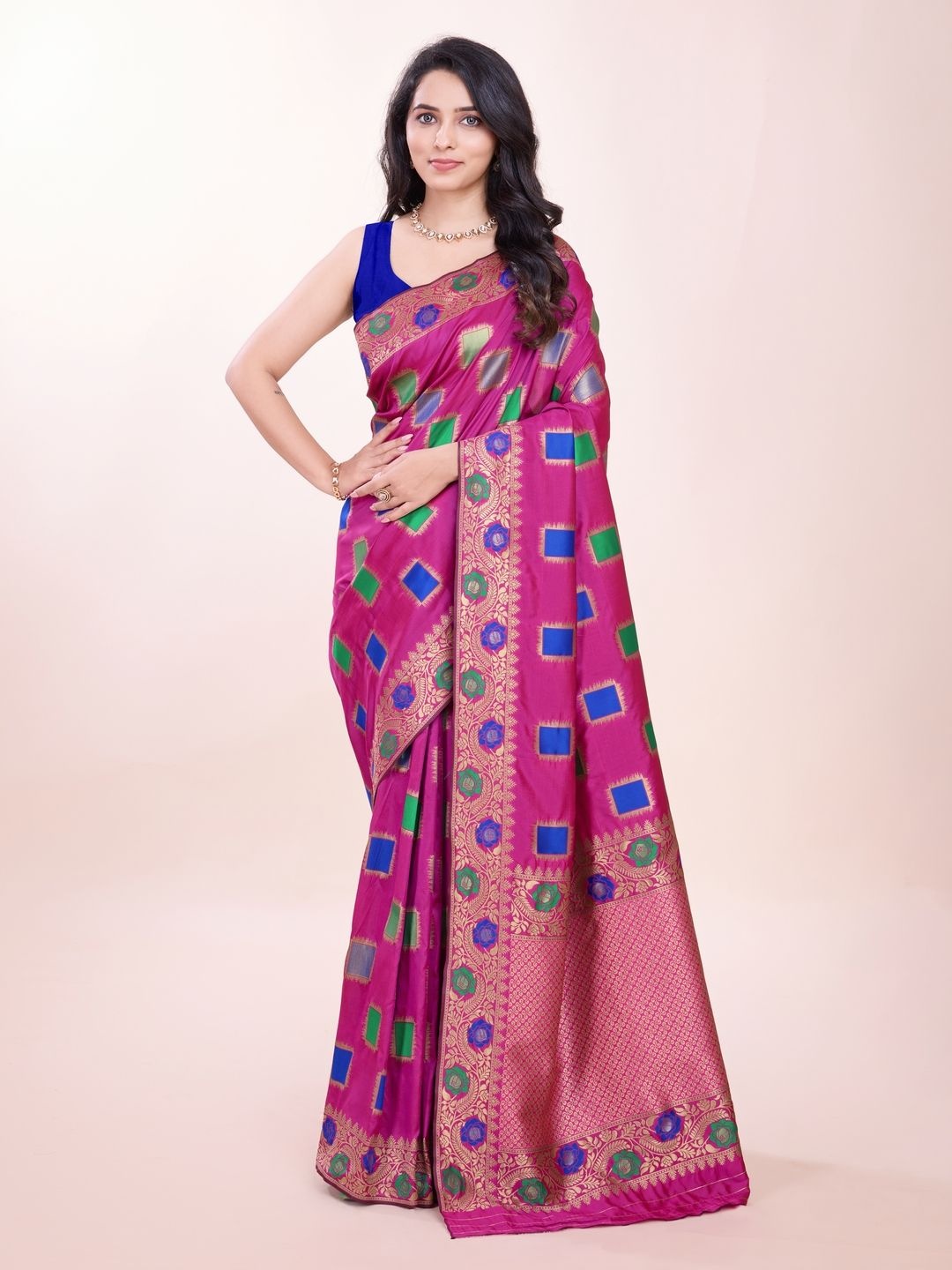

Suha Woven Design Zari Art Silk Saree, Magenta