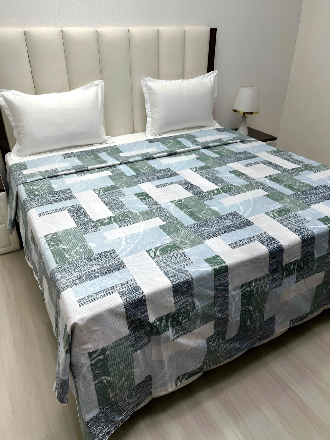 

Pure Decor Blue & White Printed Pure Cotton Super King Duvet Cover 2.43 m x 2.67 m