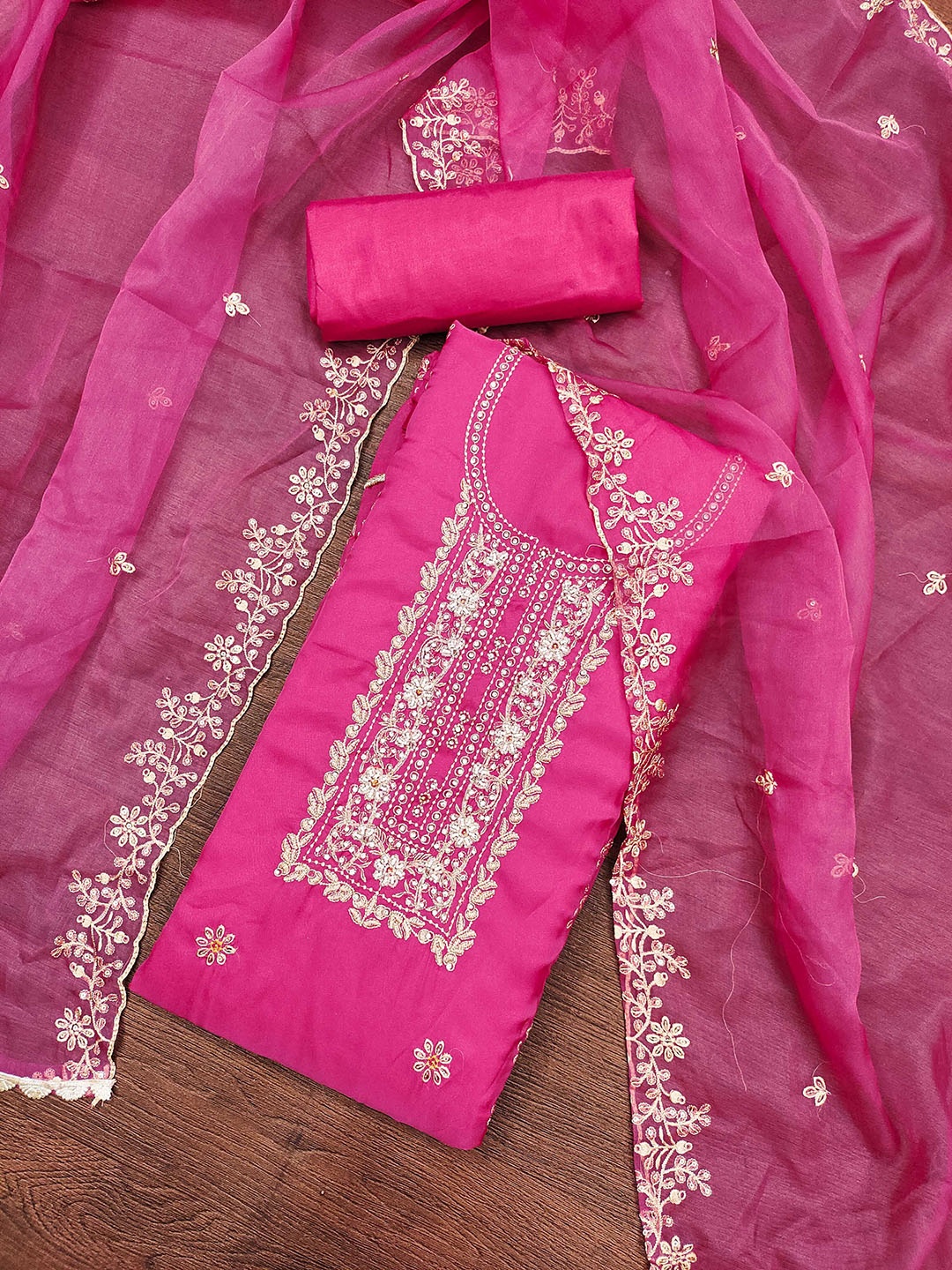 

SAINOOR Floral Embroidered Organza Semi-Stitched Dress Material, Pink