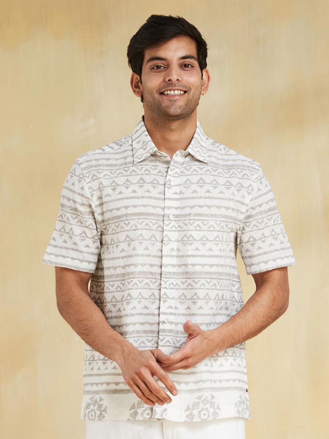 

Fabindia Men Horizontal Stripes Opaque Printed Casual Shirt, White