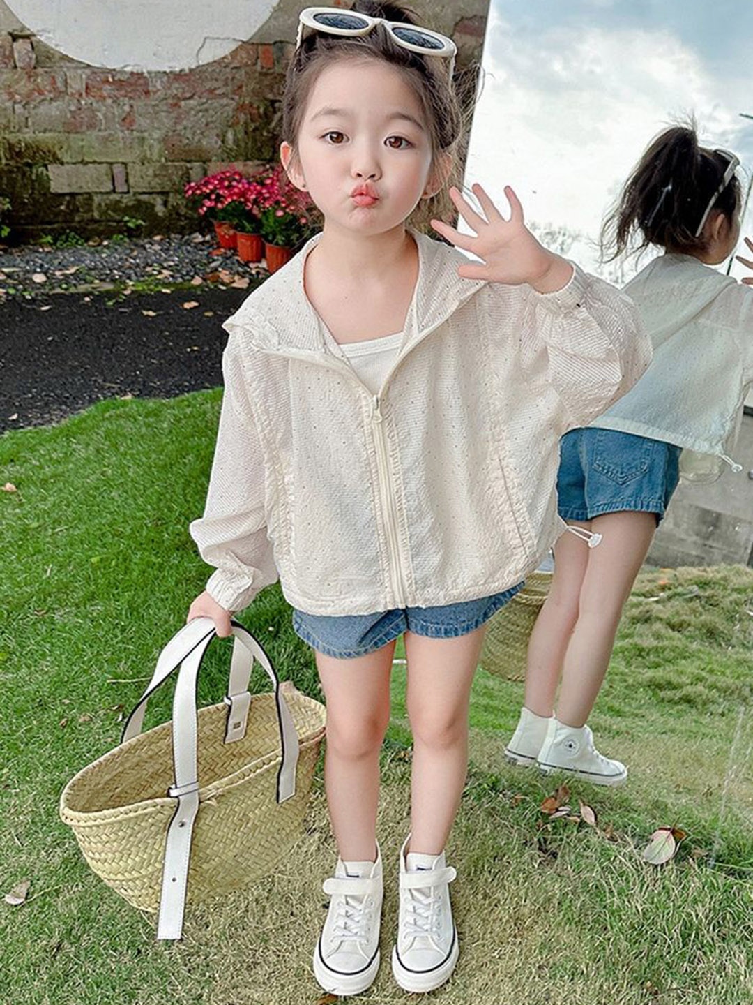 

LULU & SKY Girls without Crop Tailored Jacket with Patchwork, Off white