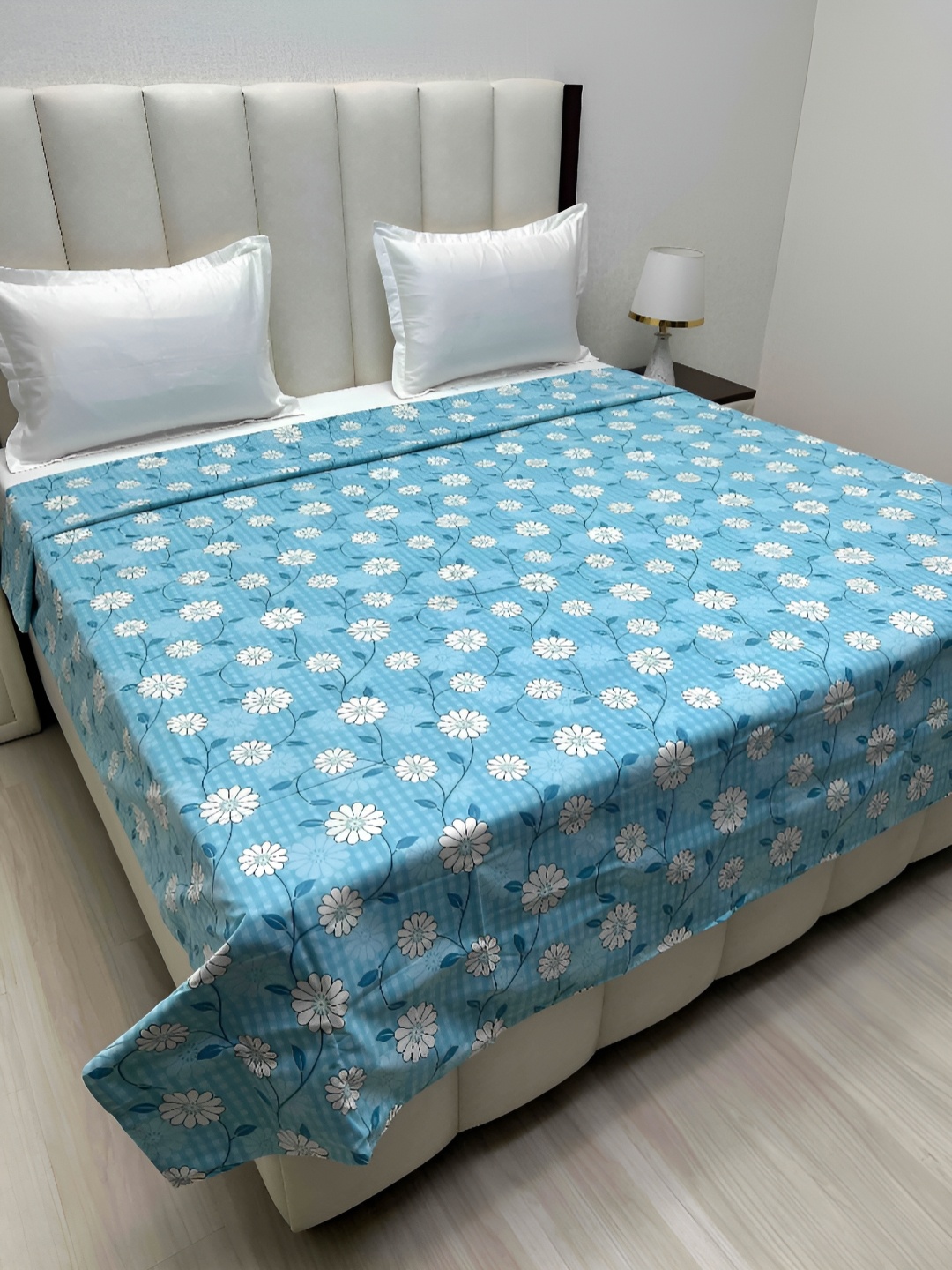 

Pure Decor Blue & White Floral Printed Pure Cotton 350 TC King Size Duvet Cover