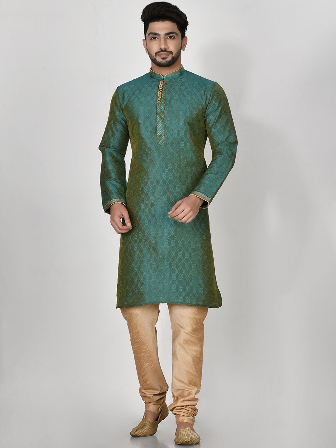 

RANAK Geometric Woven Design Mandarin Collar Art Silk Straight Kurta, Green