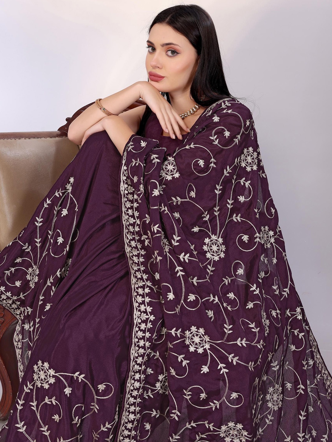 

HERE&NOW Embellished Embroidered Saree, Purple