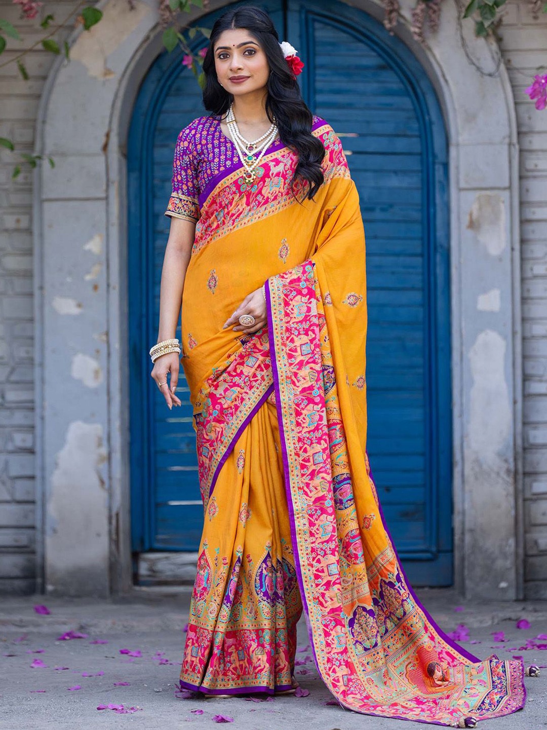 

Anouk Ethnic Motifs Silk Blend Saree, Mustard