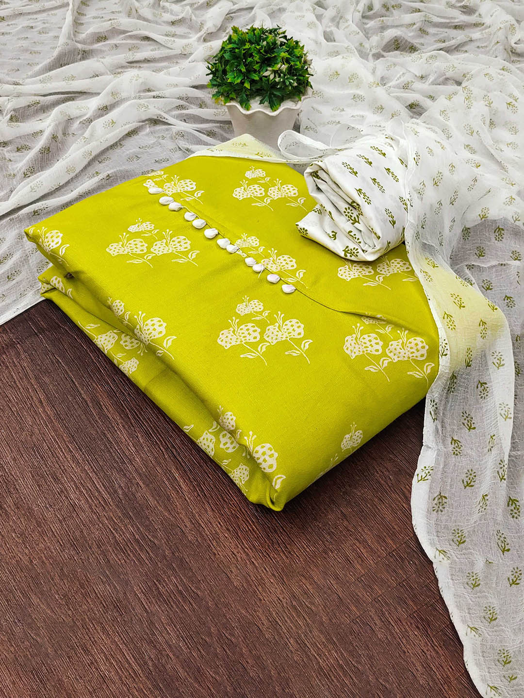 

SAINOOR Floral Printed Unstitched Dress Material, Lime green