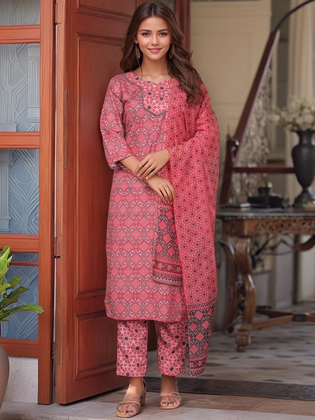 

DIVASTRI Ethnic Motifs Printed Round Neck Kurta With Trousers & Dupatta, Red