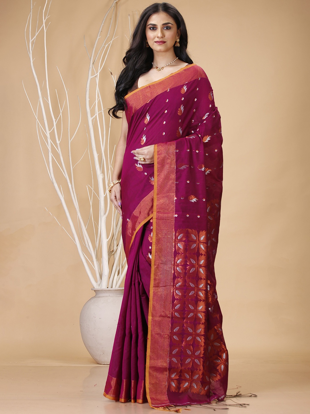 

SLAGHA Ethnic Motifs Zari Silk Cotton Taant Saree, Magenta