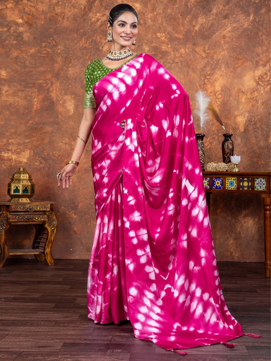 

Mitera Tie and Dye Satin Block Print Saree, Green