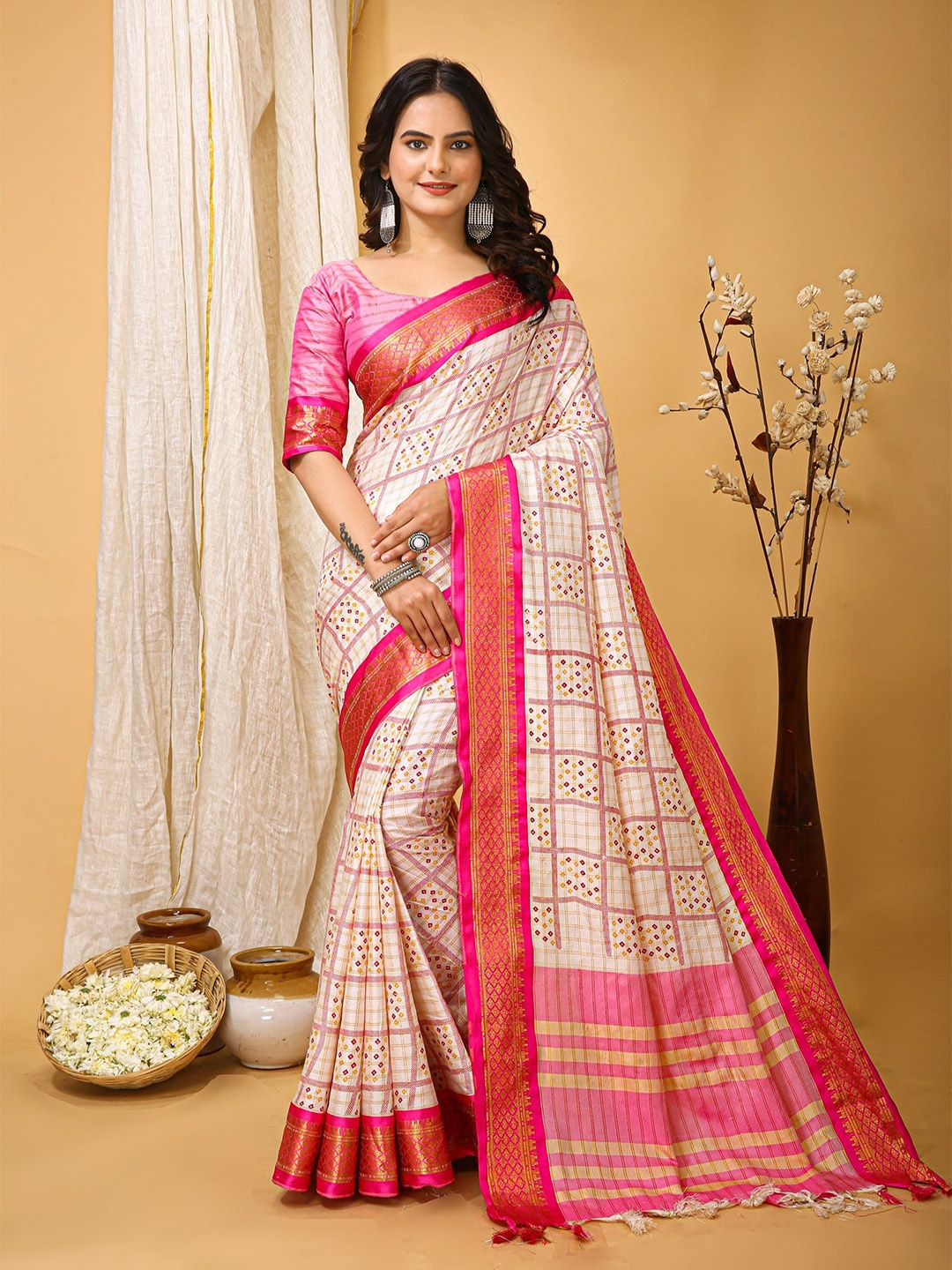 

V3 FASHION STUDIO Ethnic Motifs Zari Art Silk Saree, Pink