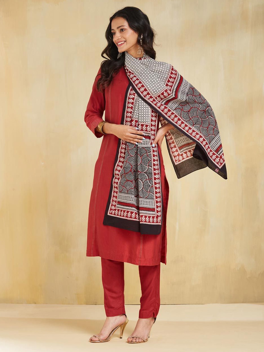 

Fabindia Women Printed Stole, Red